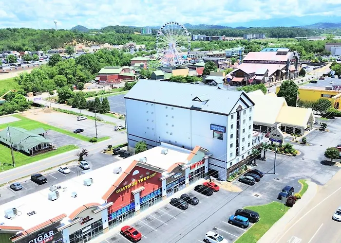 Mountain Vista Inn & Suites - Near The Island Inpigeon Forge